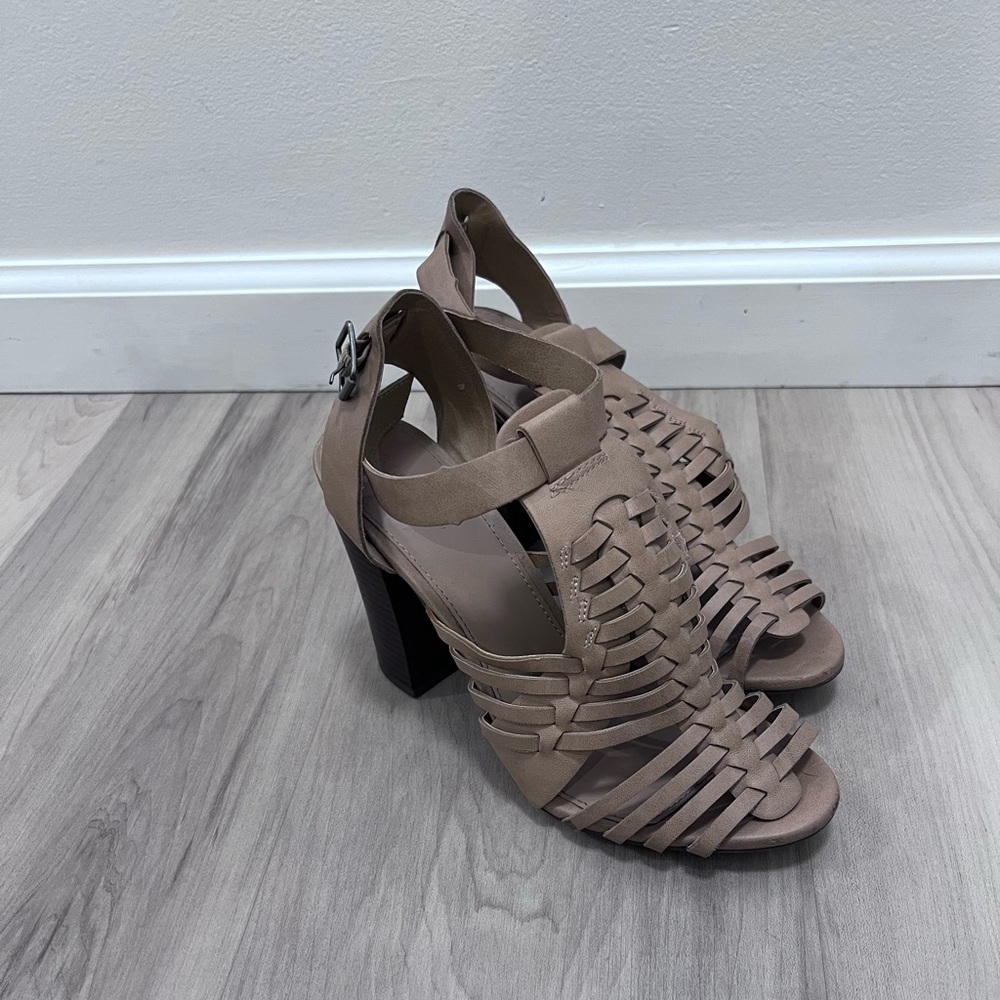 Merona tan heels size 8.5